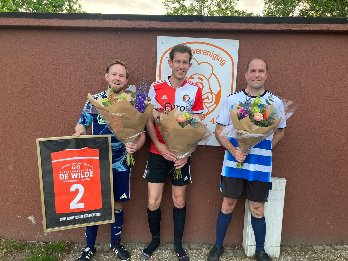 vvEmst's tweet photo. Nog drie clubiconen nemen afscheid bij de v.v. Emst selectie. Zie: https://t.co/LUANGOKS7v https://t.co/tEUjNKvKzf