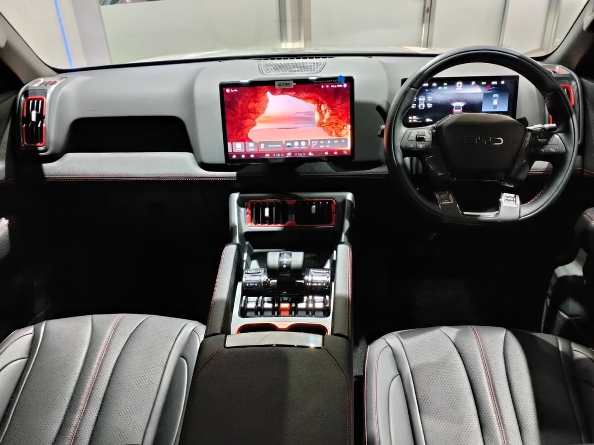 ChiefImports's tweet photo. #chiefimportskenya
IMPORT NOW FROM SOUTH AFRICA 🇿🇦

BYD SHARK 1.5 DOUBLE-CAB AWD PHEV  
Mileage: 34,000 km | Engine: 1.5L PHEV Hybrid 321 kW  

CIF :KES 9,999,999

Top Speed: 160 km/h | Electric Range: 85 km | Combined Range: 670 km  

Contact us for import on:  
☎️ 0710 222 228 https://t.co/GFRQeeepug
