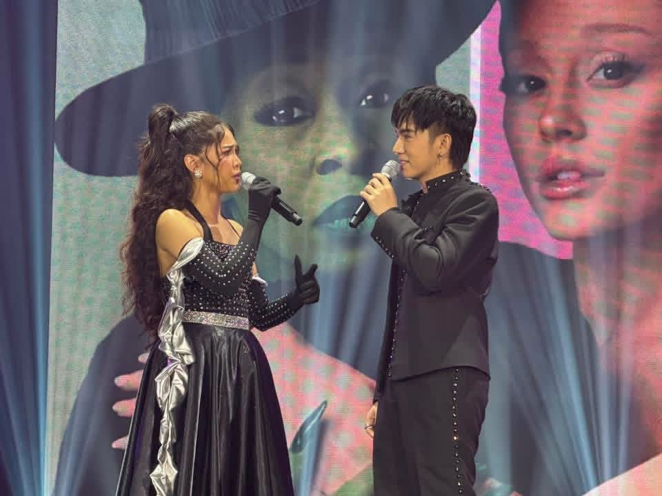 kowalerts's tweet photo. HAPPENING NOW: #MarielleMontellano and #JMDelaCerna for their #JMielle Sings the Icons Concert at the SkyDome https://t.co/580u9Zwj1Y