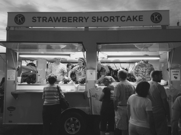 RealtorPhilFrye's tweet photo. Happening THIS weekend!
🍓Newark Kiwanis Strawberry Fesitival
📅May 29-May 31
📍E Main St in Downtown Newark
✅Food, live entertainment, games, rides, &amp; strawberry shortcake!

#c21frankfrye #century21frankfryerealestate #newarkoh #strawberryfestival #lickingcounty https://t.co/amk9ZzAZxv