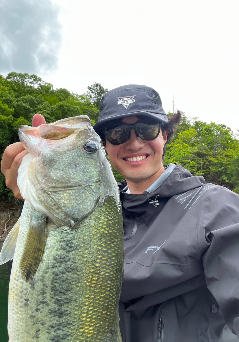HANABASSTV's tweet photo. ・
2日間練習して明日からU30津風呂湖戦を迎えます⚡️

デカい魚は釣れました。
得意な釣りではなく、1番デカい魚が釣れる可能性の高い釣りを今年もやり切ってみようと思います‼️

#津風呂湖 
#ドリームトーナメント 
#レイドジャパン #ryugijapan 
#varivas https://t.co/QFb58pH0QA