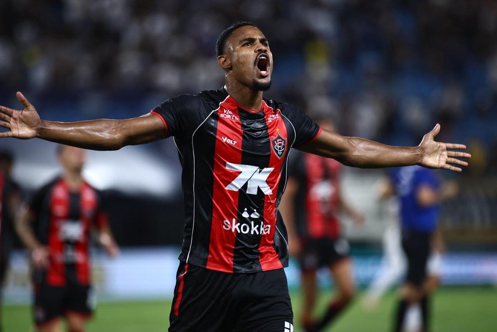 AndersonMatos93's tweet photo. Dos males o menor…

Apuramos que o lateral-direito Nathan Mendes teve um edema ósseo com lesão por estiramento no colateral lateral do joelho. Nada grave, mas precisa ver a evolução. Pode levar de 2 a 6 semanas pra voltar, mas não foi o pior. https://t.co/VReqVubKzE