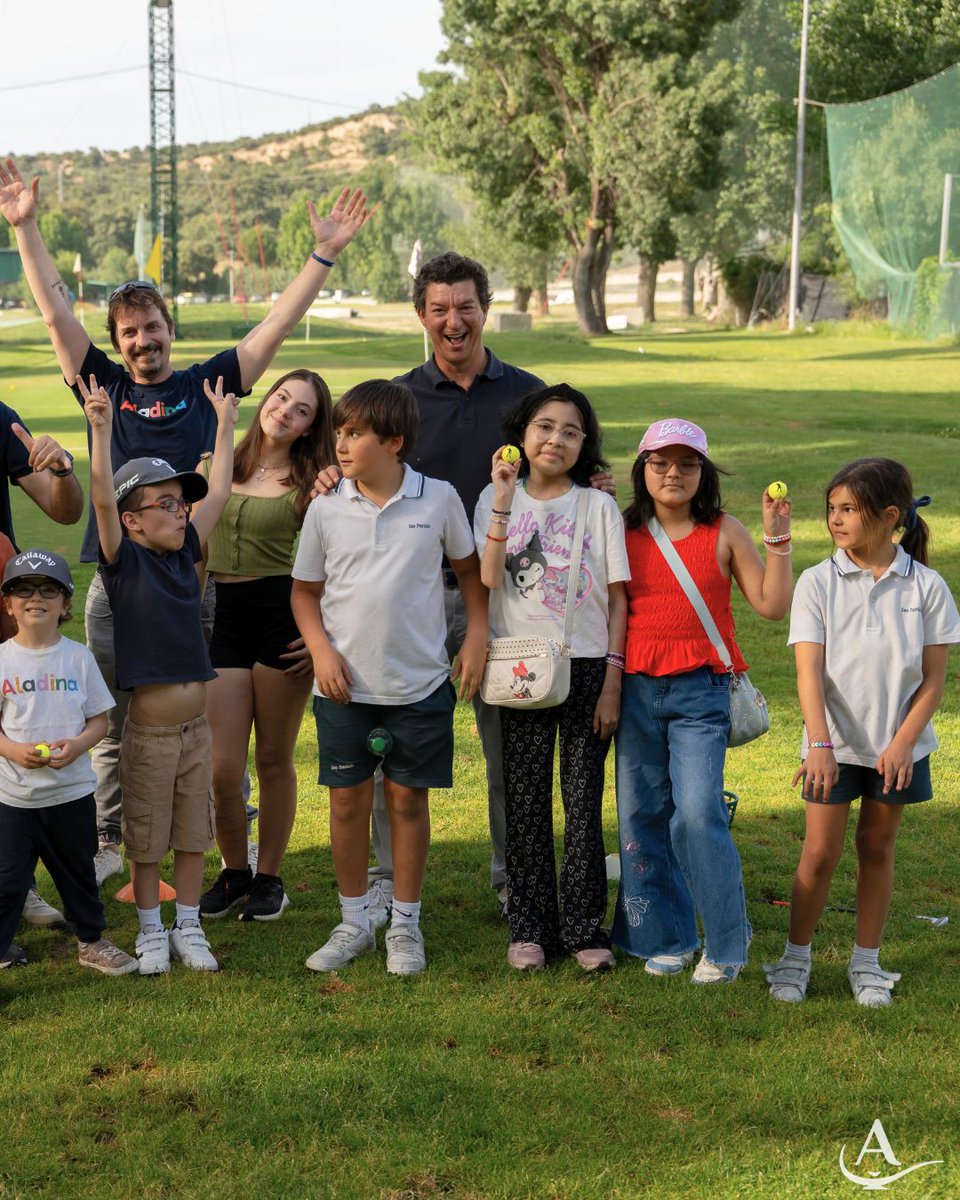 FundAladina's tweet photo. ⛳🧡 Gracias a la colaboración de la Fundación @SeveBallesteros los aladinos disfrutaron de una jornada muy especial en el campo de golf.

Hazte socio y ayúdanos a seguir acompañándolos dentro y fuera del hospital. https://t.co/chPqBXHbC2 https://t.co/kapdCQlI78