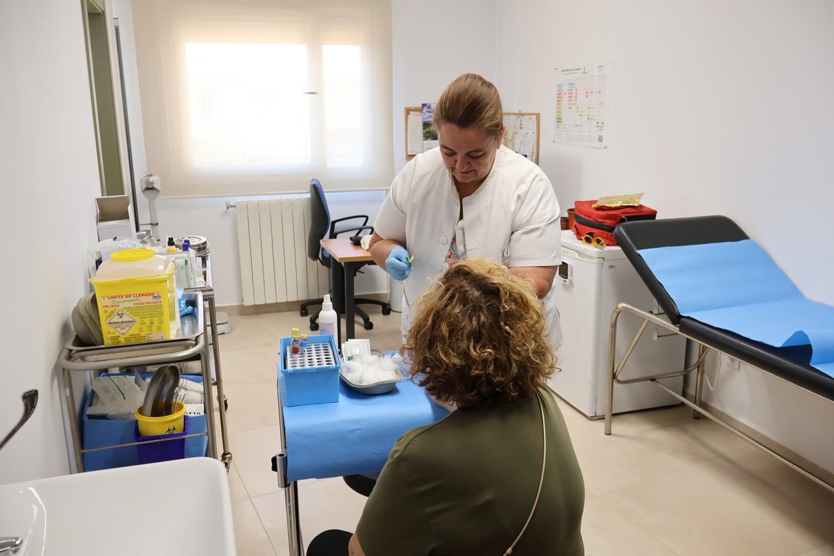 GAI_Cuenca's tweet photo. 🩸La región amplía la realización de analíticas a otros 26 consultorios locales de #Cuenca.

✅ Más accesibilidad
✅ Menos desplazamientos
✅ Más atención sanitaria en el entorno rural

👥 Más de 5.200 personas se beneficiarán de esta mejora en Atención Primaria. https://t.co/iHHthtkp0y