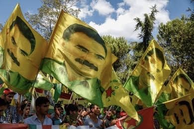 hbt1061's tweet photo. gslilerin rahatsız               gslilerin gurur
olduğu görüntü                 duyduğu görüntü https://t.co/RLIQBSaidx