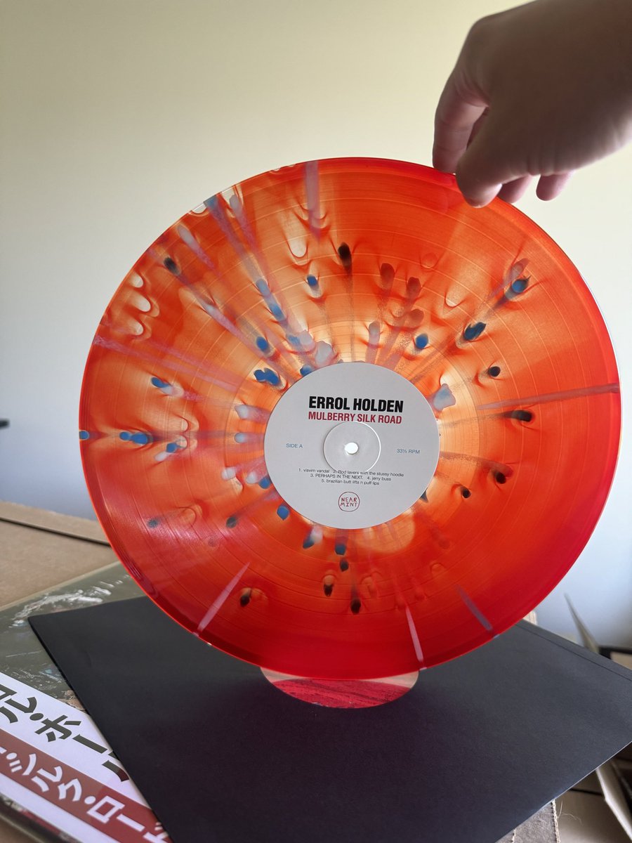 wearenearmint's tweet photo. 💻🍓
Errol Holden - Mulberry Silk Road

Vinyl shipping now! 

Cassettes 🔜 https://t.co/T69NYkfJc7