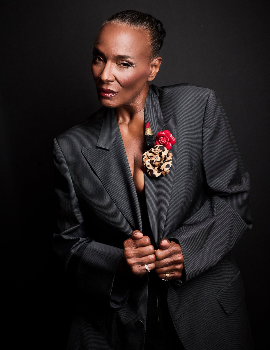 AccessoriesMag's tweet photo. Anedra Shockley-Elsesser possesses an undeniable magnetism in our latest jewelry story, where brooches become bold statements of a life richly lived. Shaped by music, theater, and modeling, her creative energy spans disciplines and continents.

Read now: https://t.co/ytJQjm8tEK https://t.co/KH3r4lfPjl