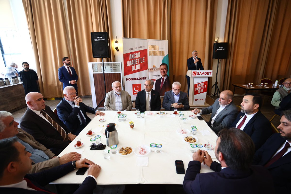 SaadetIstanbul's tweet photo. Saadet Partisi İstanbul İl Başkanlığı olarak teşkilat mensuplarımızla bayramlaşma programında bir araya geldik.

Bayramlaşma programımızın ardından, Milli Görüş lideri merhum Prof. Dr. Necmettin Erbakan Hocamızın kabri başında Kur’an-ı Kerim tilavetinde bulunup dualar ettik.

Hakkın ve adaletin hâkim olduğu bir gelecekte; bayramın ülkemize huzur, milletimize umut, bölgemize barış ve insanlığa vicdan getirmesini temenni ediyoruz.