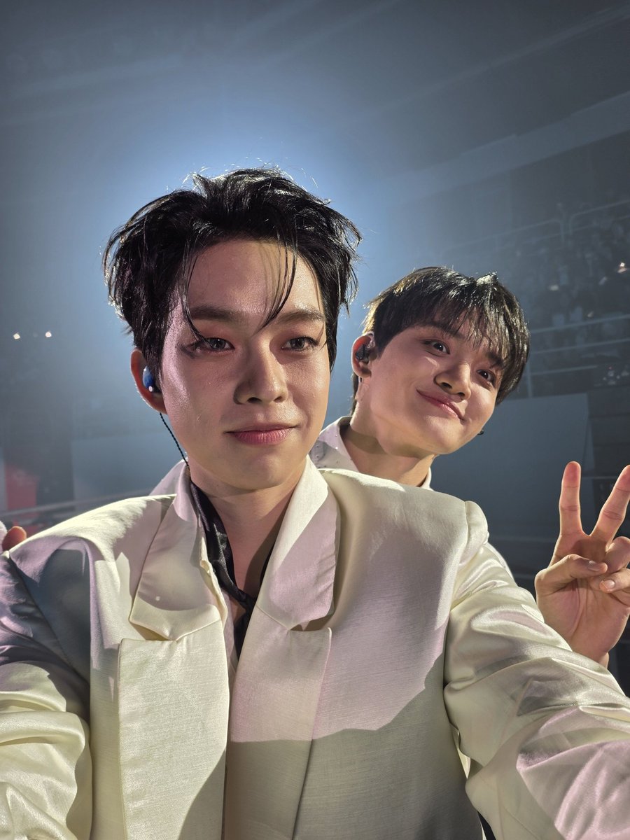 lucyeon_27's tweet photo. 둘이 있을 때 귀여움 두배 https://t.co/d4bvlbRmIH