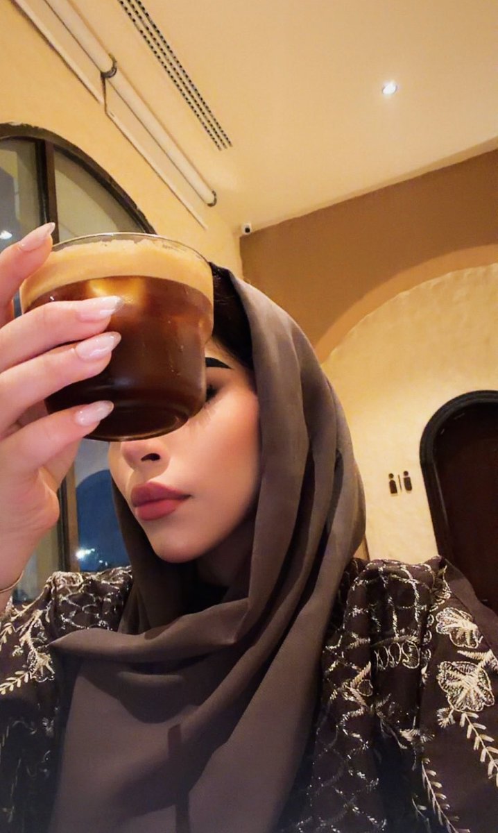 مــوج tweet media