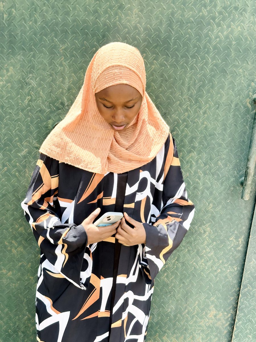 Balkiss_18's tweet photo. Third day of Eid and the vibes still haven’t dropped ✨🌙💜 https://t.co/hcrJvyb4Yh