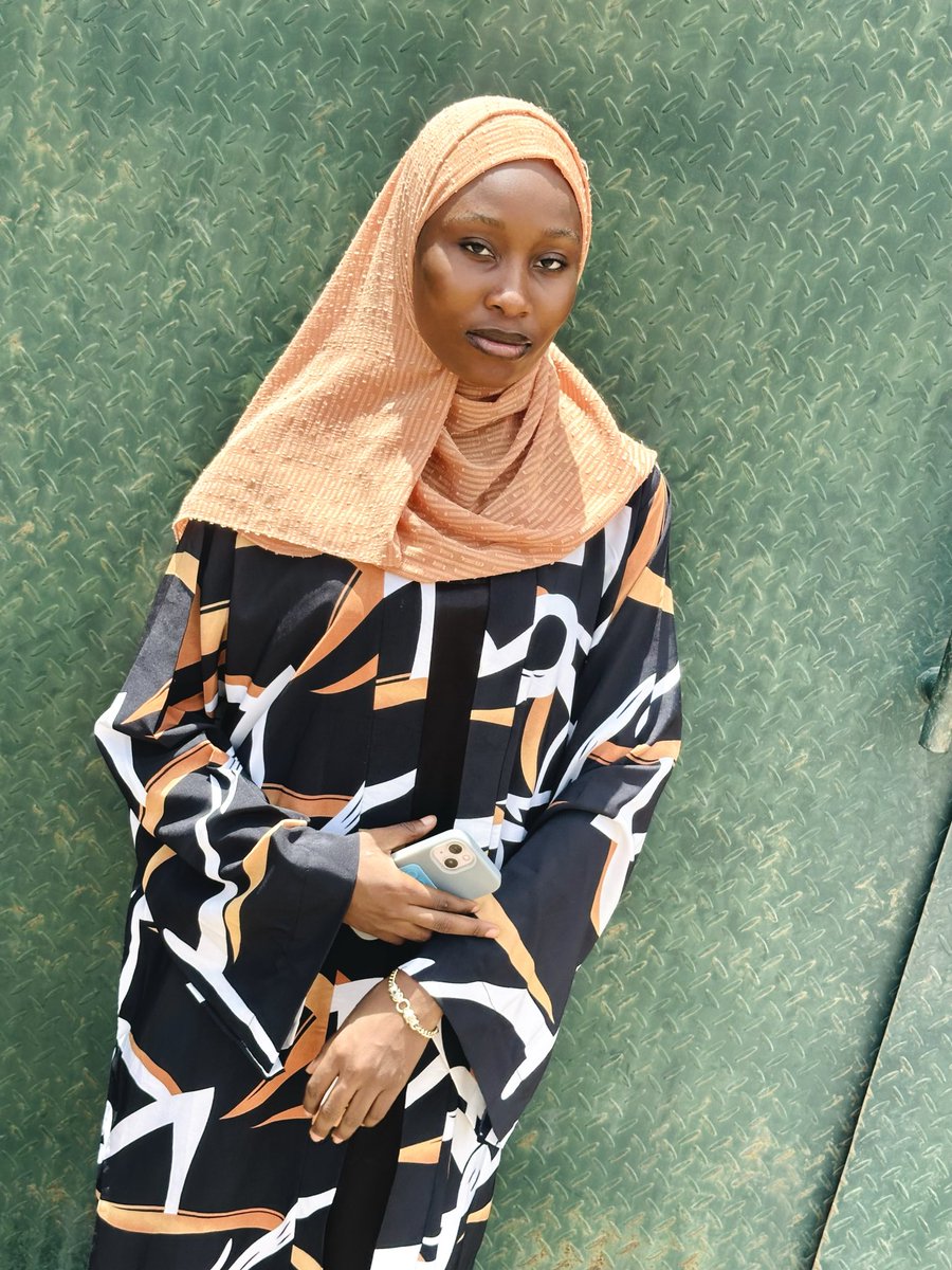 Balkiss_18's tweet photo. Third day of Eid and the vibes still haven’t dropped ✨🌙💜 https://t.co/hcrJvyb4Yh