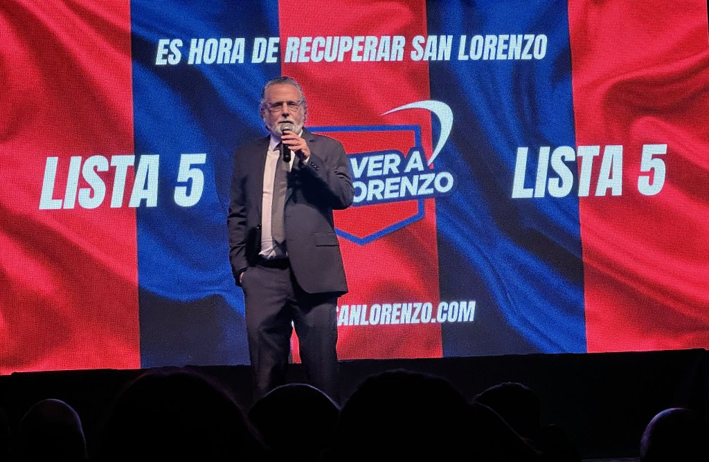 Es con Francis tweet media