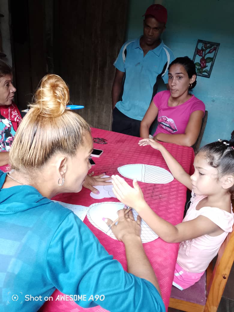 CobasOrlis's tweet photo. En #Yateras, ni los caminos más difíciles del Consejo Popular de Arroyo del Medio detienen a nuestros maestros.
Con vocación y sacrificio, aplican el Diagnóstico de Preescolar donde más se necesita.
La educación llega a cada rincón
#EducaciónYateras #Preescolar #MaestrosQueLlegan https://t.co/3FBBJp89Pd