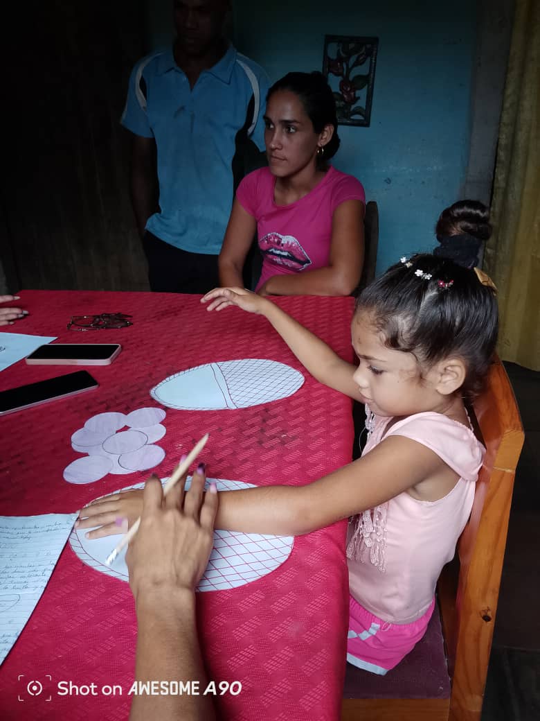 CobasOrlis's tweet photo. En #Yateras, ni los caminos más difíciles del Consejo Popular de Arroyo del Medio detienen a nuestros maestros.
Con vocación y sacrificio, aplican el Diagnóstico de Preescolar donde más se necesita.
La educación llega a cada rincón
#EducaciónYateras #Preescolar #MaestrosQueLlegan https://t.co/3FBBJp89Pd