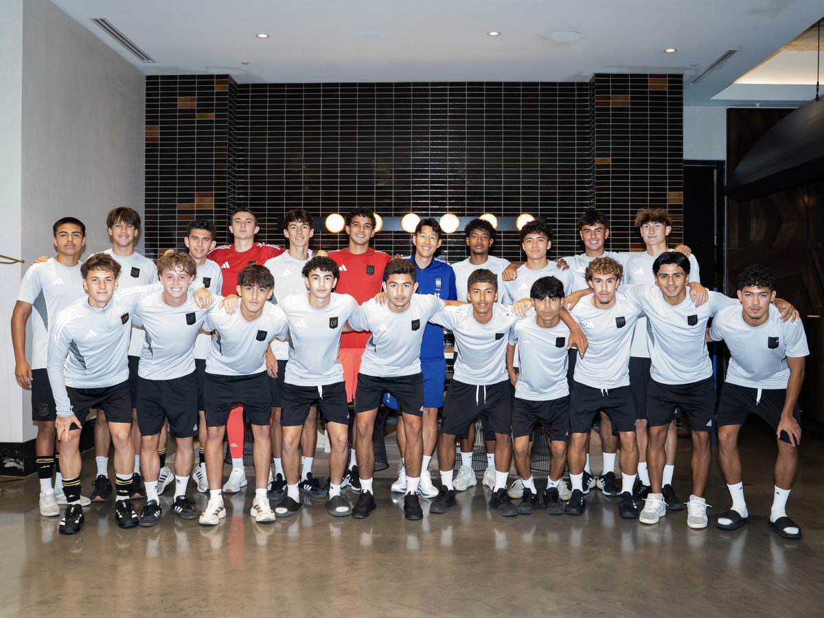 LAFCAcademy's tweet photo. Sonny dropped by to wish the U-18‘s good luck ahead of their semifinal match 🤝 https://t.co/d8nGQFM6qI