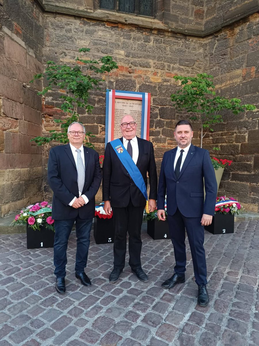 CZimmermann68's tweet photo. À l'invitation du préfet du Haut-Rhin, les élus patriotes , Alain Kott , Yann Durrière  ainsi que moi-même, présents pour rendre hommage aux martyrs de la Résistance, à l'occasion de la journée nationale de la Résistance. https://t.co/S5MpslI0RA