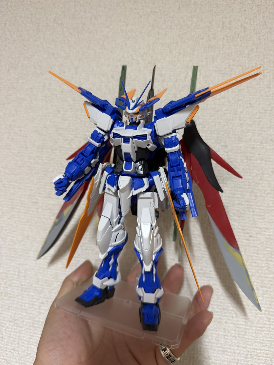 Kirusinryu's tweet photo. 大まかなミキシングは完了
本体はほとんど改造無し！
ジャンク品だから関節緩いとことかの
改修するくらいかな
ゲート処理、ヤスリがけと並行して
やっていく！ https://t.co/dMKZtn0Jnp