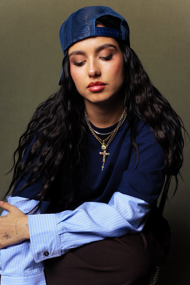 SpotifyCanada's tweet photo. Starting the weekend with @_sofiacamara_, Frank Water, Ariana Grande and a very full queue on Spotify 🎧 https://t.co/rXl70NkWQB