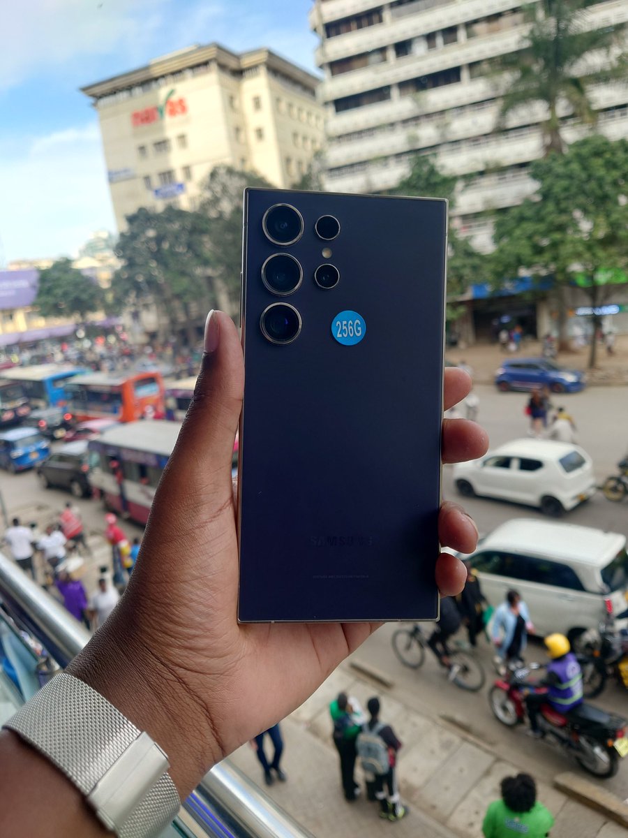 Mainamug0's tweet photo. Flagship deal alert 🚨 
Samsung Galaxy S24 Ultra 
Memory: 12gb
Storage: 256gb
Condition: 100% working 

Price: Ksh 85,000
0797 553 833 https://t.co/nOhvqzseTl