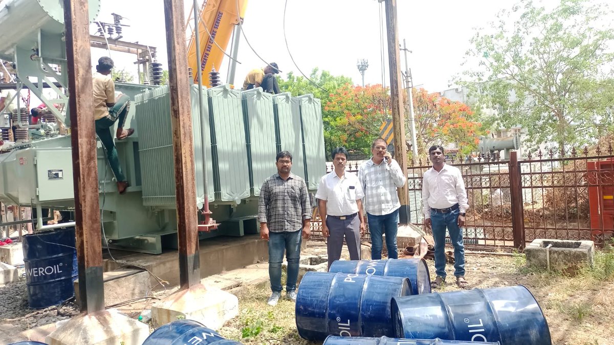 tgspdcl's tweet photo. ⚡Power Supply Strengthened Update | A 12.5 MVA PTR Enhancement works in place of existing 8 MVA PTR under Summer Action Plan at 33/11kV Bhagath singh nagar Sub Station —  Saroor Nagar Division, Saroor Nagar Circle of Ranga Reddy Zone on today to improves anticipated loads.
@Bhatti_Mallu @TelanganaCMO @IPRTelangana
#SummerActionPlan #TGSPDCL