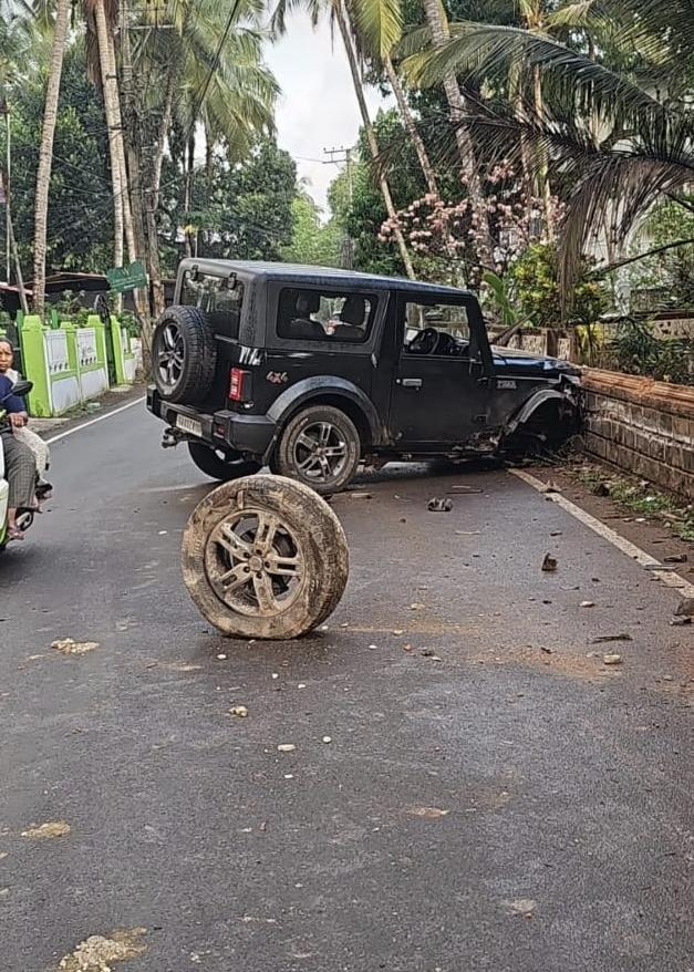 div_ise's tweet photo. I love Mah&amp;Mah, very proud of it. But the Thar has become a symbol of toxic masculinity and irresponsible driving. I live in Goa and Thars are only about ugly drunken accidents, nasty groups of men, now the word Thar is said with anger. @MahindraRise @anandmahindra https://t.co/5XqkyYwtqw