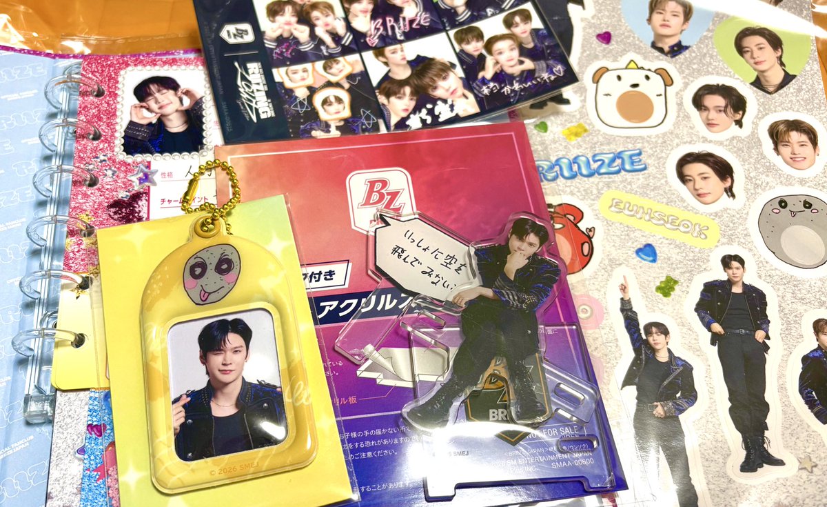 riize_77's tweet photo. スペシャルキット届いたけど可愛すぎ😭💕
平成女児すぎ😭💕
ミニフォトケースも可愛すぎるし運営シゴデキ😭💕 https://t.co/uwxOtZqaH2