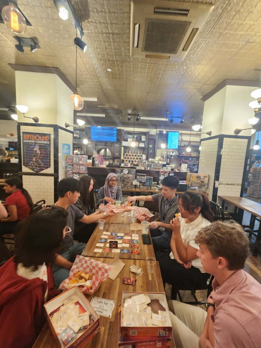 Cancer_dynamics's tweet photo. Wrapping up the week 1 of the IICD Summer Research Program for Undergraduates (SRP)! ☀️

This week included our kickoff lunch, research seminars with @csuremm , and a board games lunch outing at @HexAndCompany. We’re excited to see what this cohort accomplishes over the summer! https://t.co/IbxmMaYpy2
