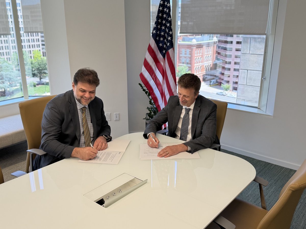 IREXUSA's tweet photo. A great moment at IREX’s Washington, DC office: @AleksDardeli and Rabieh Razzouk signed the agreement launching @LSIFSU’s work on ASAS in Jordan, joined by Rebecca Bell and Stephanie Zuilkowski. Sponsored by @StateDept. https://t.co/T8bh7Yj0U2 https://t.co/Uimv8joa6X