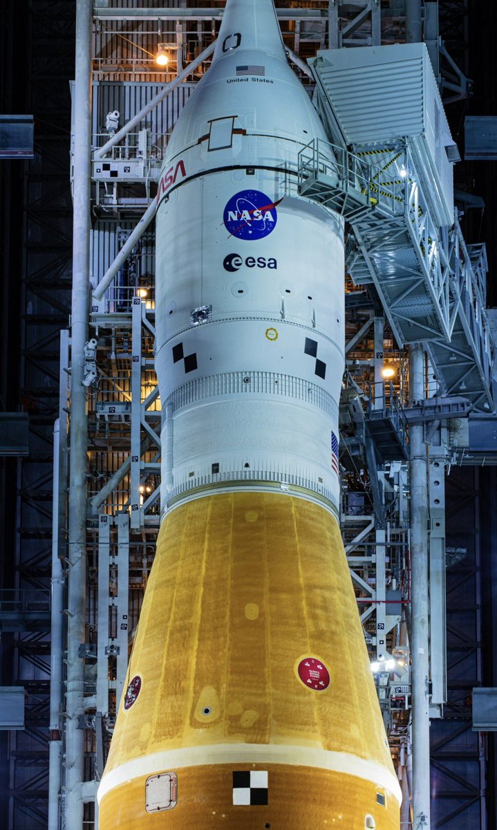 Vargas_Systems's tweet photo. Given what happened today with the Blue Origin rocket, I find myself wondering: How is it possible that SpaceX (founded in 2002) is advancing so rapidly compared to Blue Origin (founded in 2000), considering they’ve been around for almost the same amount of time?

I know NASA has the history and the Moon on its side, but SpaceX is the "little guy" that is already launching rockets to a whole new level.

I’m no expert, but it makes me wonder: Is SpaceX’s approach simply more efficient, or is it that the historical experience of the others is no longer the only thing that counts?