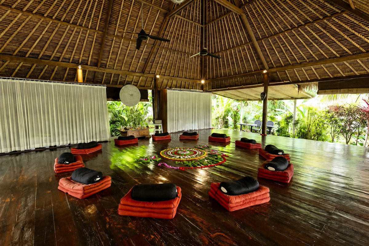 zrkrlc's tweet photo. 🪷 seacamp 2026 🪷

(yes we're back, baby!!)

- 31 oct (sat) to 03 nov (tue) i.e. 4☀️3🌙
- ubud, bali means: massages, bird watching, lots of leafy greens
- regular ticket: 335 USD 💸

pls answer interest form so we can lock down the place :) https://t.co/DtPnvAZi2G https://t.co/c2Z5h6SsjT