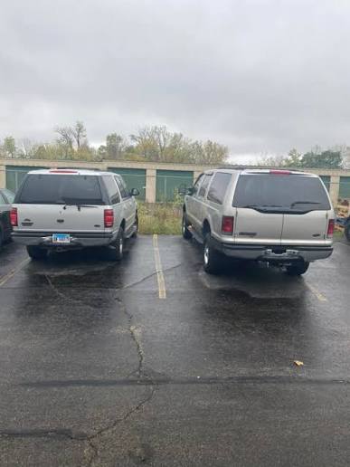 EmiruGoji's tweet photo. @humbleblazer The humble 2000-2005 ford excursion https://t.co/7wcA7Q6HL7