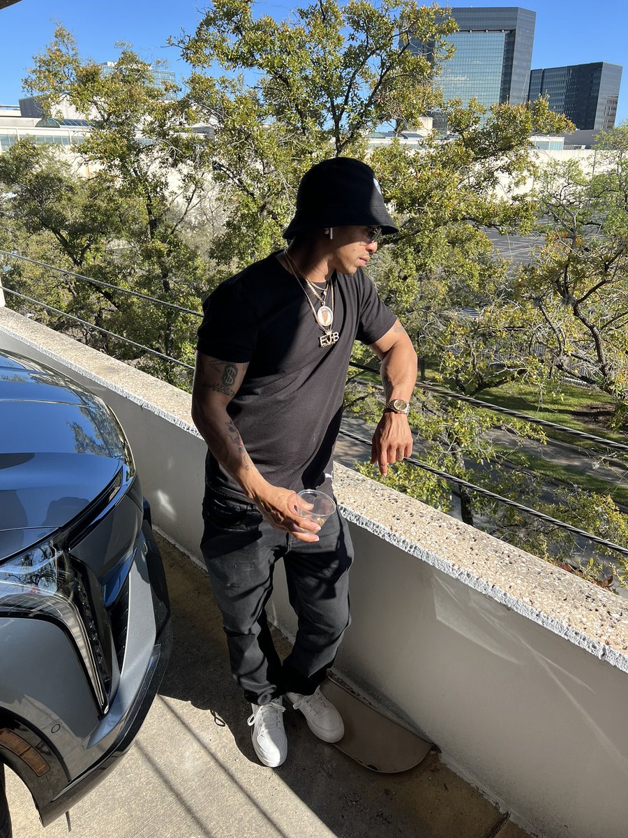 playa_forever's tweet photo. Contemplating https://t.co/bMnVDcoxfW