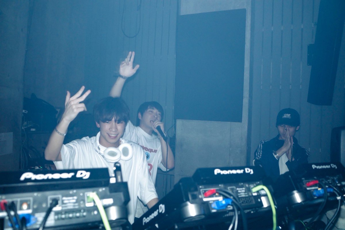 New_Action's tweet photo. ◤◢◤ 📸NEW PHOTO UP⚡️◢◤◢

"Shimokitazawa SOUND CRUSING2026" 

2026.5.23 at 下北沢SPREAD

🎧DJs
星原喜一郎
hamakyo
Yuta Takahashi
上原壮太郎
SPOT
高久康太郎

🎤GUEST MC
夢句&amp;かい(やさしいみらい)
Peach Peach Peach
Marnie
IN-KYA in Canada(DJ set)

📸photo by Yuta Takahashi https://t.co/i1Ln1i9vNi