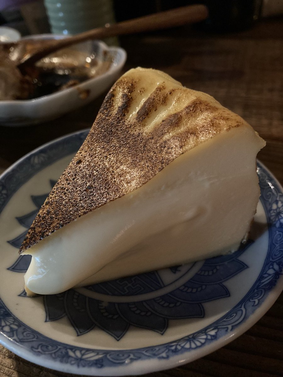 _nonosama_'s tweet photo. 入社以来ずっと私がメンターを務めている後輩が初めてメンターにアサインされ育成に悩んでいるそうで。

人を育てるのは難しいよねって育てた子に語る不思議😂
最後はゲラゲラ笑って今日も楽しいお酒でしたw

お花は一気に夏模様で涼しい感じ😌✨ https://t.co/MU3yMfHyKS