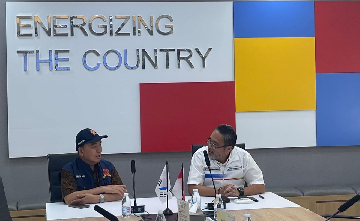 KPPU's tweet photo. Ketua KPPU Dorong Persaingan Sehat di Sektor LPG untuk Menjaga Pasokan Energi Nasional

Palembang (29/5) - Ketua Komisi Pengawas Persaingan Usaha (KPPU) RI M. Fanshurullah Asa menegaskan pentingnya menciptakan persaingan usaha yang sehat di sektor energi, khususnya industri liquefied petroleum gas (LPG), guna menjaga ketersediaan pasokan energi bagi masyarakat. Komitmen tersebut disampaikan saat melakukan kunjungan kerja ke fasilitas PT Perta-Samtan Gas (PSG) di Palembang, Sumatera Selatan, pada Jumat, 29 Mei 2026.

Selengkapnya: https://t.co/KxPE5ZicRM