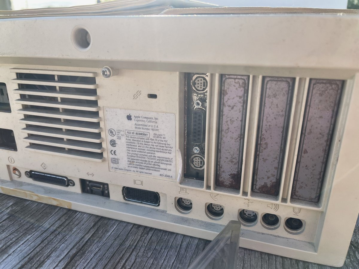 RetroFox8Bit's tweet photo. Flea Market Friday again - interesting finds today! I saw this Power Macintosh 7100/80AV, which is a odd thing to see these days. Guy wanted $60 for it "as-is", but I felt that a bit high with the rusty areas around back. Didn't get it, but neat to see. https://t.co/c7NB1v2eEM
