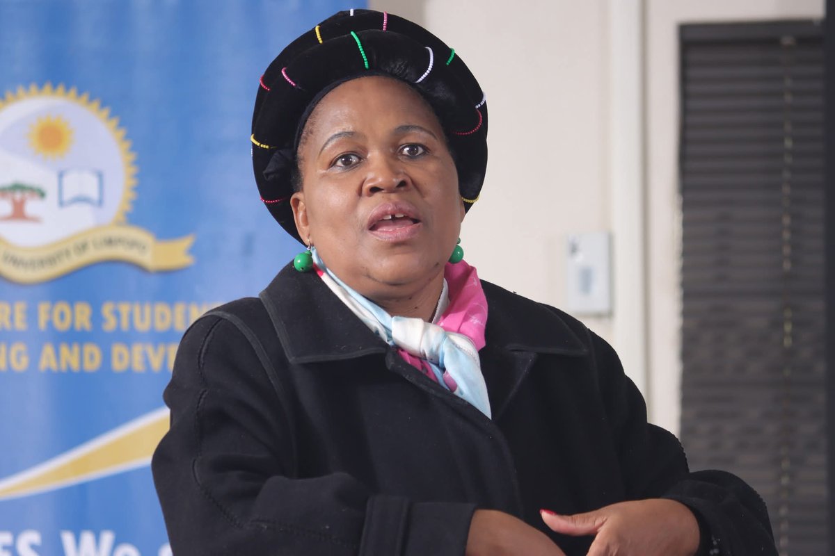ULvarsity's tweet photo. 𝐆𝐞𝐧𝐝𝐞𝐫-𝐁𝐚𝐬𝐞𝐝 𝐕𝐢𝐨𝐥𝐞𝐧𝐜𝐞 𝐖𝐨𝐫𝐤𝐬𝐡𝐨𝐩

The Centre for Student Counselling and Development, through its Community and School Outreach/In-reach Programme, successfully conducted a Gender-Based Violence Workshop for Life Orientation Educators. #ULEvents2026 https://t.co/DChwpZBMJT