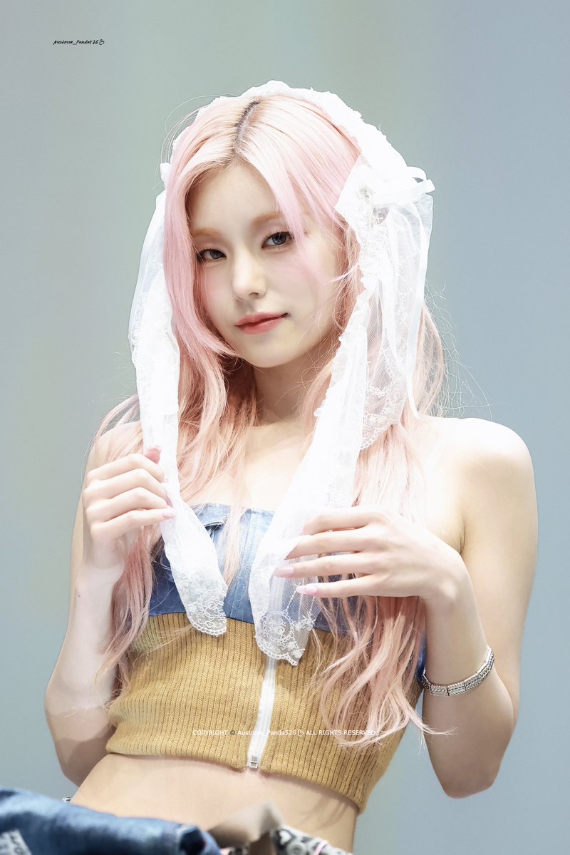 Panda526_YE's tweet photo. 260530   MPᥫᩣ 

💐🍃

#YEJI #ITZY #예지 #있지 https://t.co/mIUqxe4Gll