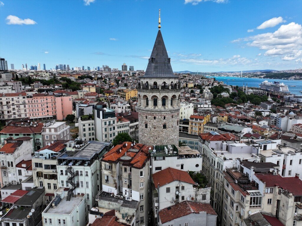 gztcom's tweet photo. 🔴İstanbul’un Fethi’nin 573. yıl dönümünde kentin güzelliği havadan görüntülendi https://t.co/m2uwZug0Db