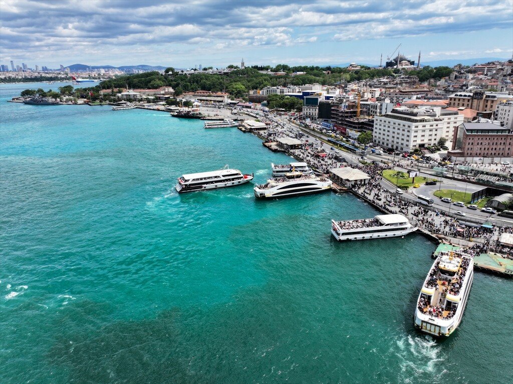 gztcom's tweet photo. 🔴İstanbul’un Fethi’nin 573. yıl dönümünde kentin güzelliği havadan görüntülendi https://t.co/m2uwZug0Db