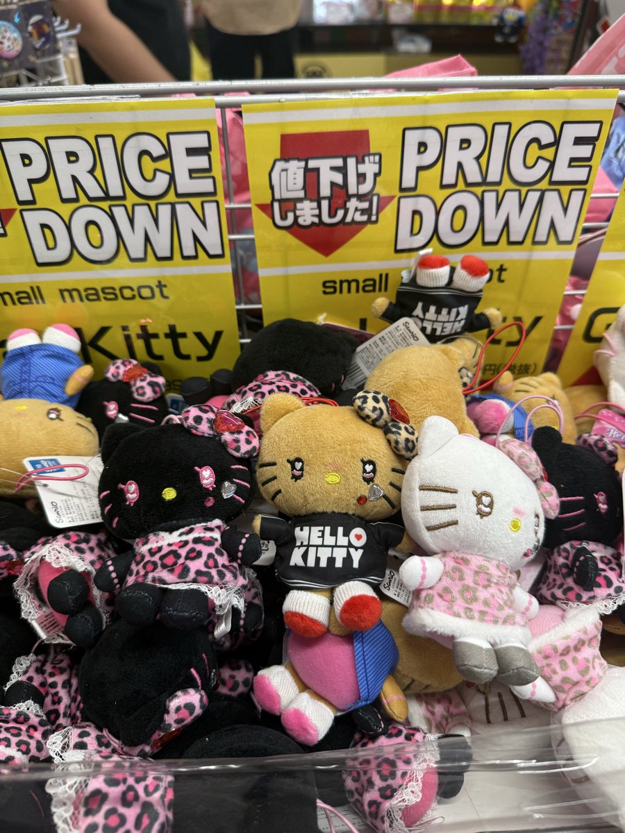 littlecutiethi1's tweet photo. 🇯🇵RT สุ่มแจก 1 ตัวค่ะ 

Gal kitty ลดราคาที่ดองกิค่า ตัวละ 179.- 
สนใจรีพลายไว้ได้เลยค่า ✨ 
แม่ค้าหิ้วเองส่งของวันที่ 2 มิย. ค่ะ 🙏

อัพเดทสินค้าเรียลไทม์แสกนเข้า openchat ด้านล่างค่า

#ตลาดนัดsanrio #พรีญี่ปุ่น https://t.co/S02NdCvGHk