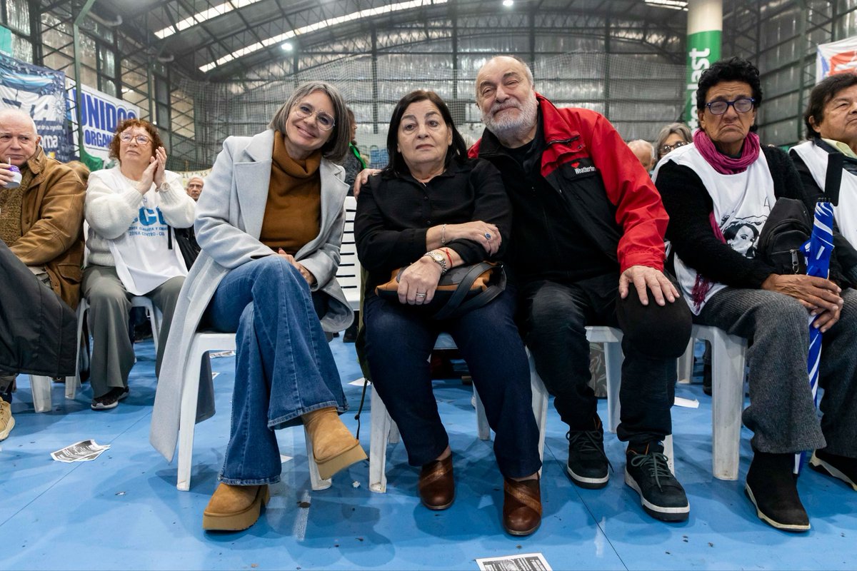 geminiani1963's tweet photo. 2° Jubilazo Federal.

👉 No a la reforma previsional
👉 AFJP nunca más
👉 Moratoria ya
👉 Jubilaciones dignas y medicamentos gratuitos por PAMI

Jubilados somos todos, sólo es cuestión de tiempo. https://t.co/YsLgvYQBhb