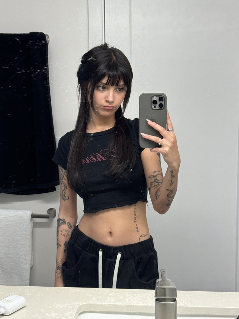 Madison 🖤 tweet media