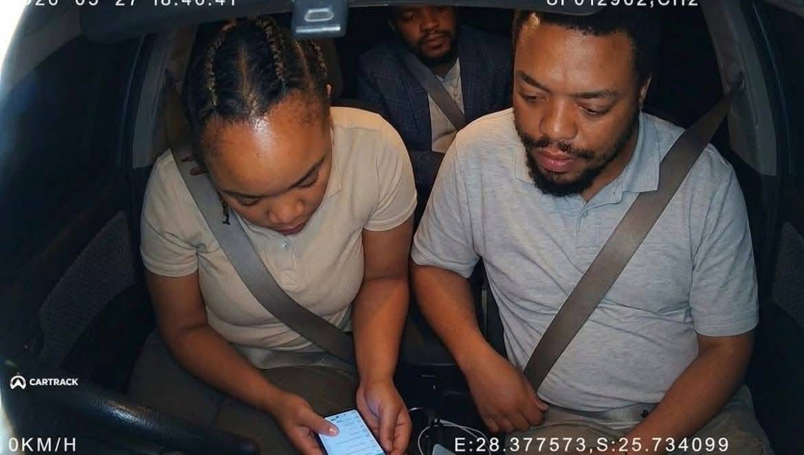 joeymaster86's tweet photo. He has been found his name is Katlego Nkoane , please twitter tell thi Girl to help us trce her huslting Boyfriend who stole from Uber lady at GUNPOINT.#PowerBallSA
@ChrisExcel102  #sizekhaya1stjune https://t.co/mJa9DODQTt