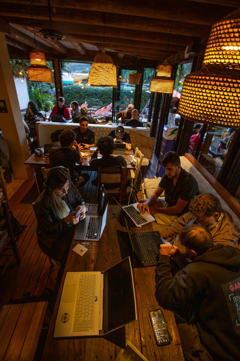 cristianmock's tweet photo. Cursor Cafe Floripa #2 was a wrap! ☕️🚀

50 local devs gathered for 5 hours of deep work, networking, and AI coding. The ecosystem here is buzzing!

Big thanks to @BenLang, @ftnabeelah , @aferrari  and @Founder_Haus (their Starlink kept us flying! ⚡️).

Next one soon! 🇧🇷 https://t.co/4RFRFAPN1p