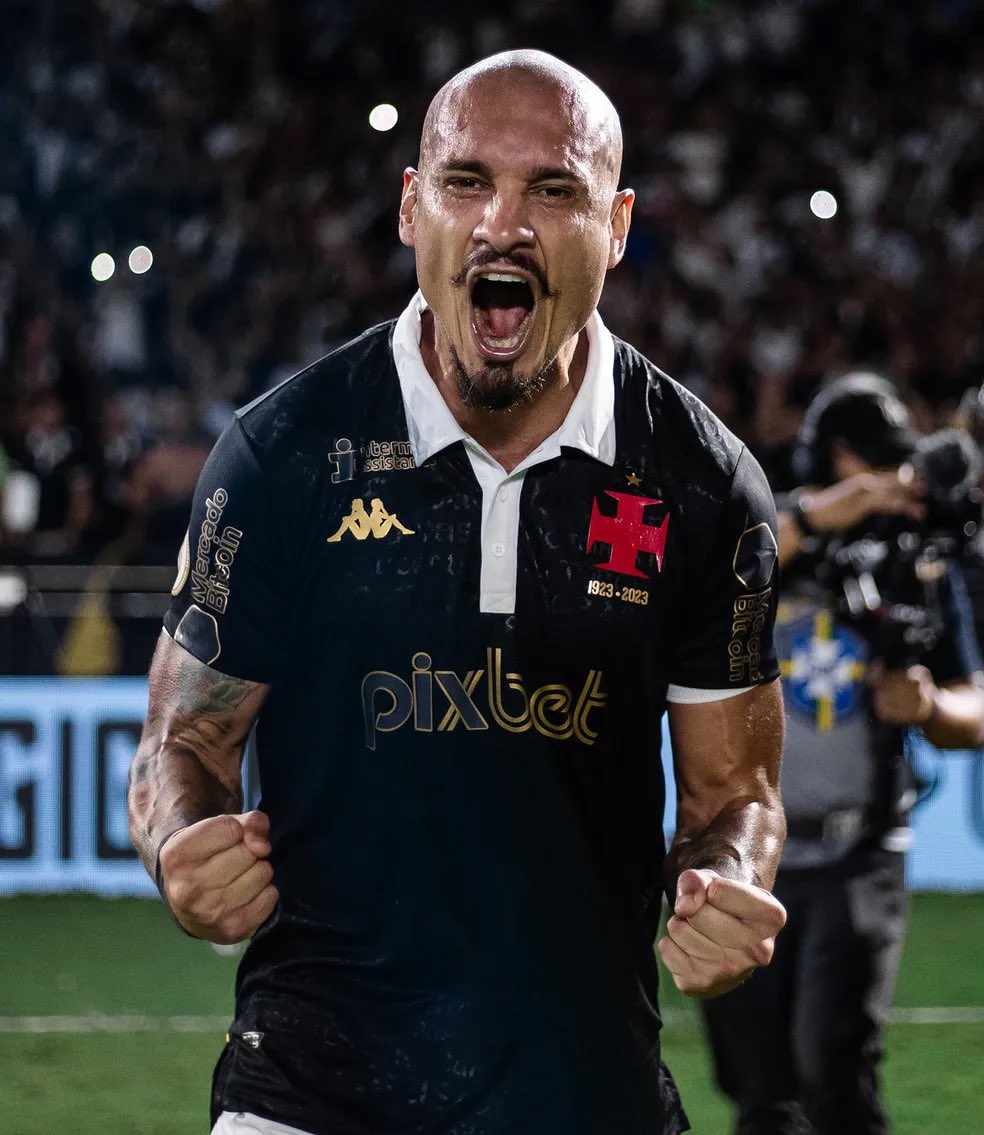 ✠Estagiário do VASCO✠ tweet media