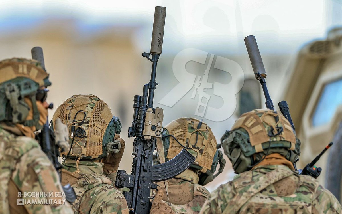 TheGreyPatriot_'s tweet photo. 🇱🇾 Recent training of Libyan National Army special forces called "Shield of Dignity 2".

🇧🇾 VSK-100 rifles spotted.

#Libya #Libyan #LNA #Khaftar #Military #Army #Training #Tactical #VSK100 #Belarus #Belarusian #Multicam https://t.co/RmUqmXqhAB