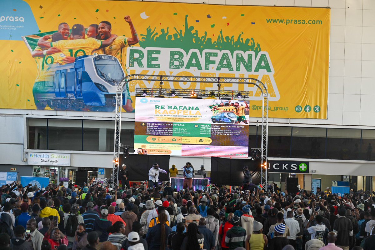 PRASA_Group's tweet photo. Best duo in the game 🔥

Big Zulu &amp; Sjava shut Park Station down with an unforgettable performance 🎶🚉
Park Station is absolutely LIT tonight! 🇿🇦🔥

#IsitimelaSabantu #ReBafanaKaofela #PRASA https://t.co/RINRciTwf3