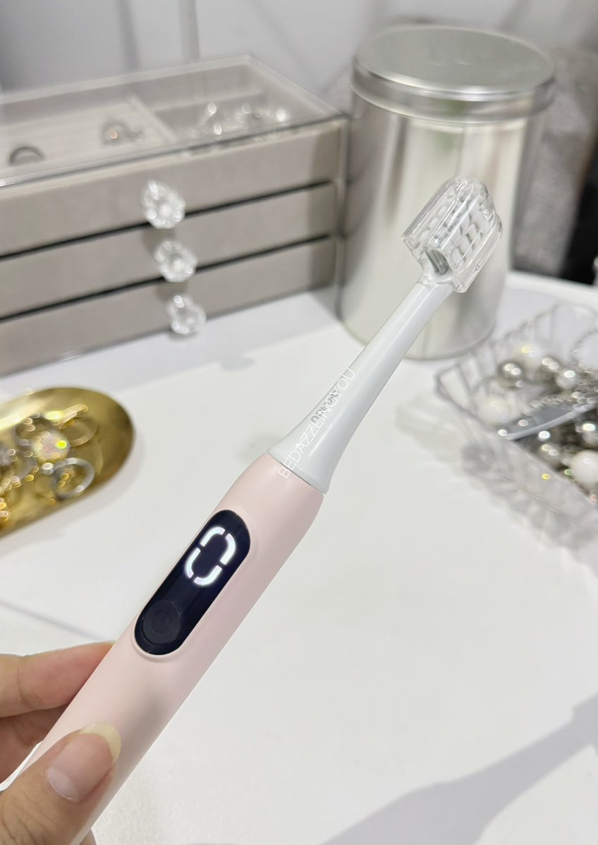 bedazzlingyou's tweet photo. ternyata salah satu kemudahan, INVESTING, DAN UPGRADE dalam hidup gweh yg paling gacor adalah 

GANTI SIKAT GIGI ELEKTRIK 😭👍🏻 https://t.co/nDYWplXDnW